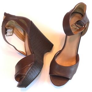Nine West strappy wedges